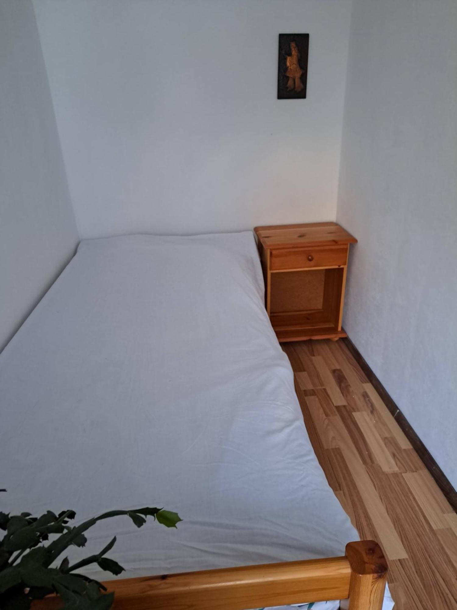 Appartamento Hikers Hut Hisar Podbrdo Esterno foto