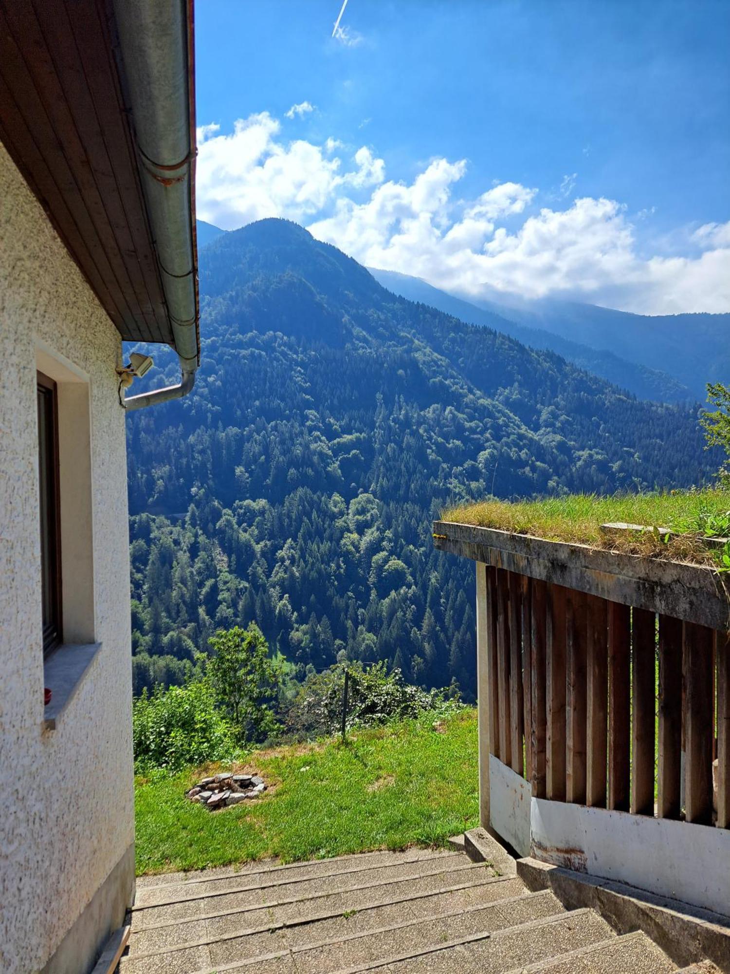 Appartamento Hikers Hut Hisar Podbrdo Esterno foto